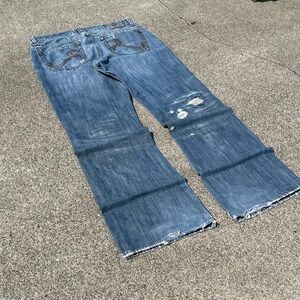 Vintage size 32x32 Rock & Republic Distressed Embroidered Jeans